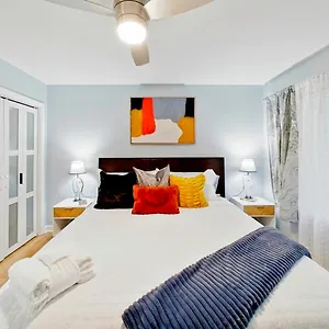 https://beach-serenity.top-hotels-in-savannah.com